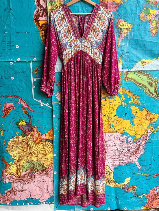 Pink Lily Dresses & Skirts - Pink Lily Magenta Boho Floral Maxi Dress